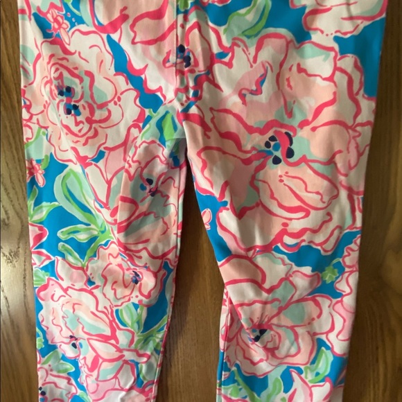 Lilly Pulitzer Cropped Pants (Holy Grail) NWOT - Picture 2 of 2